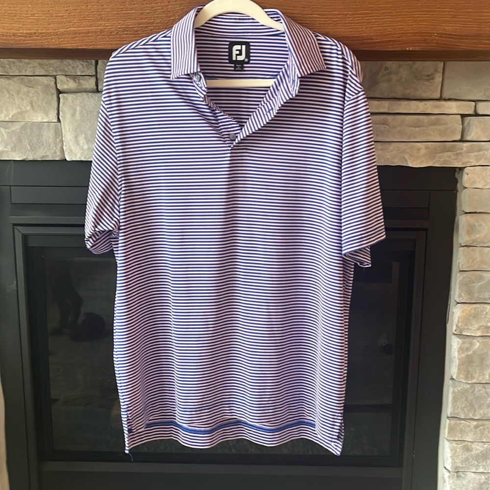 Men’s FJ polo. Size M.
